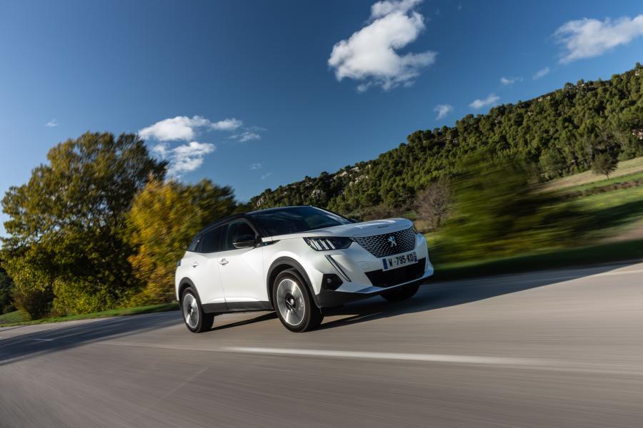  Peugeot e-2008 GT (Digital White) 2019 года  (WW) (фото 9 из 119)